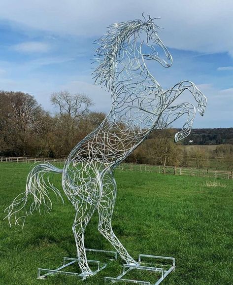 Horse Garden, Art Fer, Rearing Horse, Large Sculpture, Fence Gate Design, Metal Sculptures Garden, Metal Horse, Horse Inspiration, Architecture Design Sketch