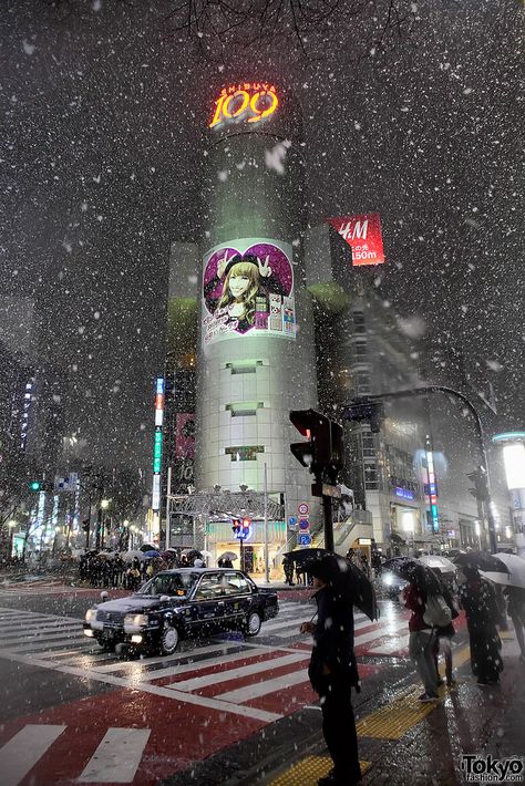 Tokyo - Shibuya 109 on Valentine's Day 2011 Shibuya Photography, Tokyo Wallpaper, Tokyo Vintage, Japan Pics, Japan Core, Tokyo Shibuya, All About Japan, Turning Japanese, Day Dreaming