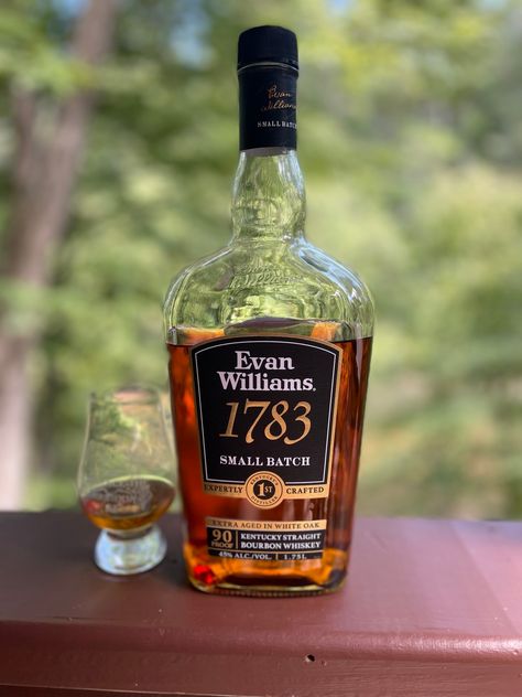 Veteran Bourbon Review: Evan Williams Small Batch 1783 - Embrace the Bourbon Batch Bourbon Cocktail, Bourbon Collection, Evan Williams Bourbon, Best Bourbon Brands, Small Man Cave, Glen Grant Whisky, Single Barrel Bourbon, 1792 Bourbon, Evan Williams