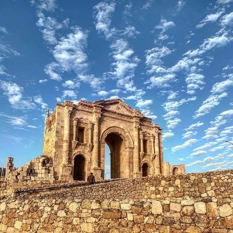 Jerash, Jordan. Jordan Architecture, Jerash Jordan, Jordan Amman, Treasure Hunters, Amman Jordan, Amman, Atlantis, Notre Dame, Travel Destinations