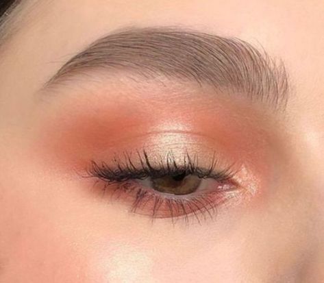 Eyeshadow Looks For Brown Eyes, Stars D'hollywood, Eyeliner Hacks, Orange Eyeshadow, Foundation Routine, Orange Makeup, Soft Glam Makeup, Beauty Make-up, Glam Makeup Look