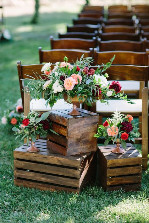 Crates and Flowers Wooden Crates Wedding, Wedding Aisles, Wedding Aisle Outdoor, Wedding Isles, Fall Wedding Diy, Rustic Wedding Decorations, Deco Champetre, Wedding Aisle Decorations, Rustic Fall Wedding