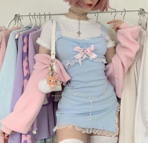 Bershka Bag, Harajuku Pink, Pastel Fashion, Kawaii Fashion Outfits, Waist Chain, J Fashion, Knee Socks, Really Cute Outfits, Kawaii Clothes