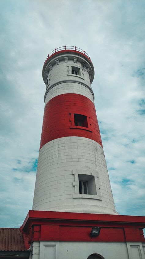 Lighthouse at Jamestown in Accra, Ghana 🇬🇭. #lighthouse #jamestown #accra #africa Ghana Wallpaper, James Town, Ghana Tourism, Giant Steps, Dark Background Wallpaper, African Wall Art, Accra Ghana, Graphic Posters, African Travel