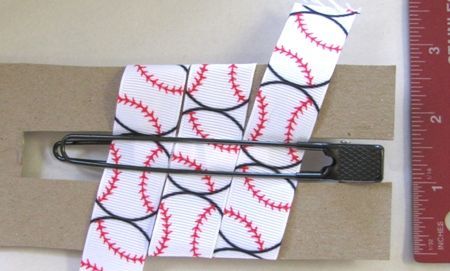 Picture of Sewing Bows, Make A Pinwheel, How To Make Pinwheels, Bow Board, Softball Hair, Long Hands, Hair Bow Instructions, Stacked Hair, Making Bows