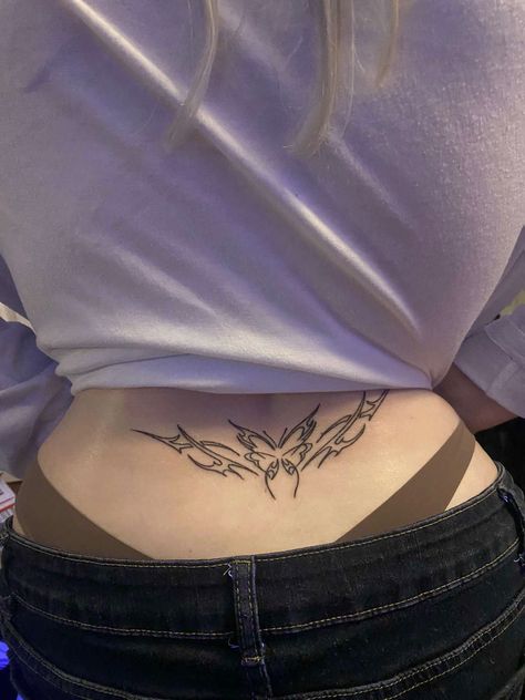 Lower Back Tattoo, Small Girly Tattoos, Waist Tattoos, Tattoos Infinity, Tattoos Geometric, Tatuaje A Color, Cute Tattoos For Women, Back Tattoo Women, Discreet Tattoos