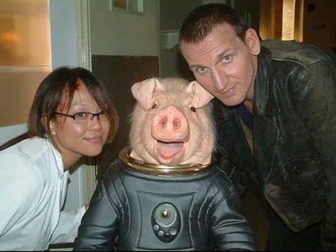 struggling w/ a new blog theme 9th Doctor, Ninth Doctor, Christopher Eccleston, Time Lord, Mad Man, Wibbly Wobbly Timey Wimey Stuff, Michael Sheen, Torchwood, Captain Jack