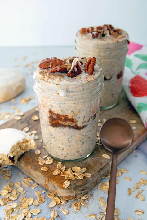 This easy make-ahead breakfast recipe will satisfy your cinnamon roll cravings! Cinnamon Roll Overnight Oats are packed with whole grains and a sweet cinnamon swirl running throughout. Cinnamon Roll Overnight Oats, Over Night Oats, Best Overnight Oats Recipe, Night Oats, Breakfast Recipies, Oat Recipes Healthy, Easy Overnight Oats, Breakfast Oatmeal Recipes, I Am Healthy