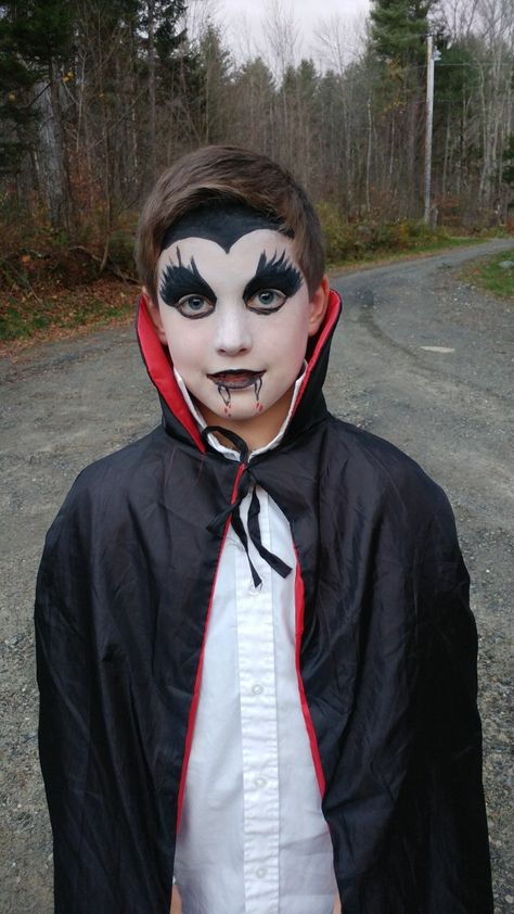 Dracula Makeup Kids, Vampire Makeup Boy, Vampire Face Paint For Kids, Vampire Makeup For Kids, Dracula Makeup For Men, Diy Vampire Costume Kids, Vampire Makeup Kids, Vampire Face Painting, Dracula Face Paint