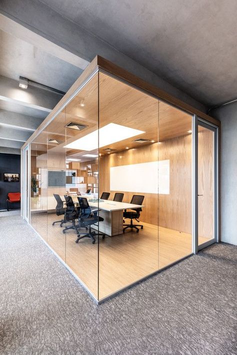 Kallax Office, Corner Workspace, Closet Tips, Meeting Room Design, Office Shelving, Modern Office Space, Office Interior Design Modern, Modern Office Interiors, Office Den