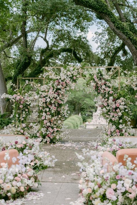 Floral Alter, Flowers London, Floral Arch Wedding, Ceremony Design, Beautiful Wedding Photography, Flower Inspiration, Ceremony Inspiration, Ceremony Flowers, Floral Arch