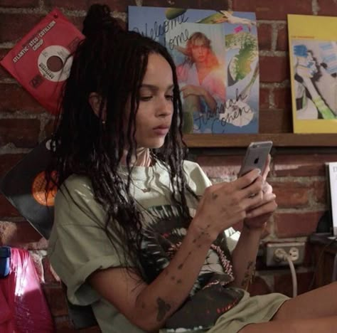 Zoey Kravitz, Zoe Kravitz Style, Estilo Zendaya, Zoe Isabella Kravitz, Zoë Kravitz, Zoe Kravitz, High Fidelity, Power Girl, Faux Locs