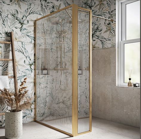 Small Shower Room Ideas, Wet Room Shower Screens, Glass Shower Panels, Easy Bathrooms, Orchard House, Suite Ideas, Water Splashing, Wet Room Shower, Shower Screens