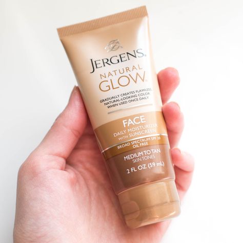 jergens natural glow face daily moisturizer Face Cream Recipe, Overnight Beauty Hacks, Diy Face Moisturizer, Jergens Natural Glow, Cream For Oily Skin, Coconut Oil For Face, Glow Face, Natural Lip Colors, Dry Skin Patches