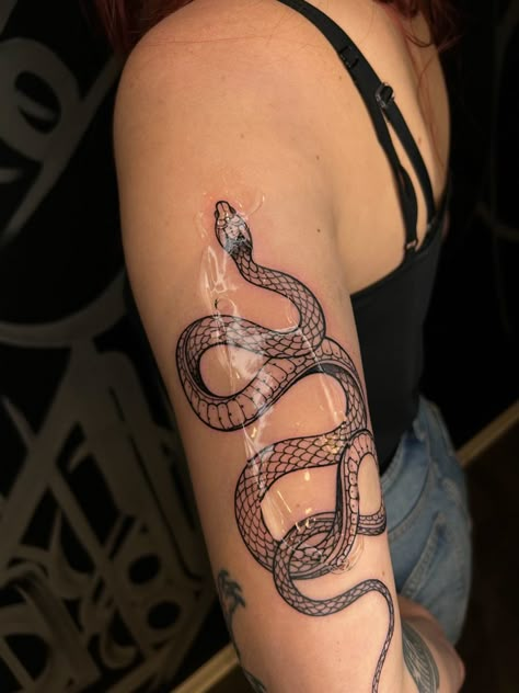 King Cobra Tattoo, Ideas Background, Atlas Tattoo, Cobra Tattoo, Stomach Tattoos Women, Detox Waters, Thigh Tattoo Designs, Healthy Videos, Cool Arm Tattoos