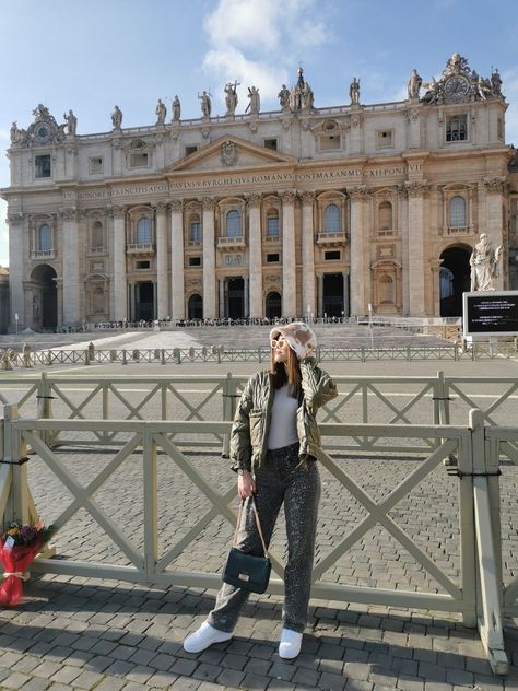 Vatican City Outfit, Rome Italy Vatican, Italy Vatican, Rome Photo, 2024 Goals, City Outfits, Photo Poses For Couples, Vatican City, Couple Photo