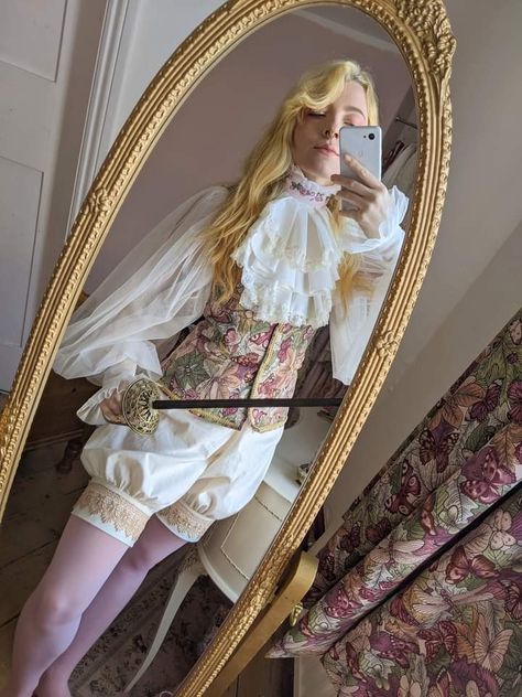 Dandy sword pastel prince fantasy historic androgyny pretty gilded lace fancy romantic Rococo Outfit Modern, Rococo Outfit, Lace Fancy, Prince Clothes, Rococo Fashion, Floral Fashion, Fantasy Clothing, Fantasy Fashion, Character Outfits