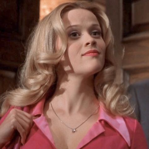 El Woods Legally Blonde, Elle Woods Icon, Reese Witherspoon Legally Blonde, 2000s Films, Legally Blonde 3, Reese Witherspoon Movies, Legally Blonde Movie, Blonde Movie, Reese Whiterspoon