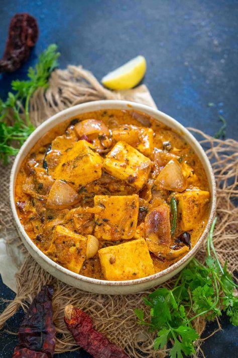 Paneer Curry, Clarified Butter, Garlic Paste, Coriander Seeds, Fennel Seeds, Ghee, Fennel, Paneer, Gravy