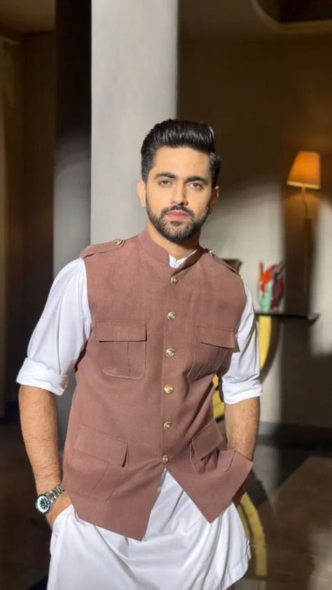 Boredpanda Pins, Celebrity Fashion Looks, Classy Outfits Men, Zain Imam, Outfits Men, Black Suits, Celebrity Fashion, Classy Outfits, Celebrity Style