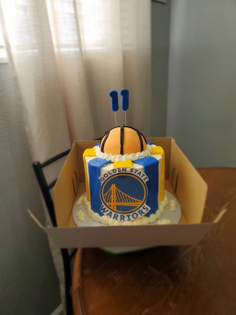 Golden State Warriors Birthday Cake, Warriors Birthday Cake, Golden State Warriors Cake, Warriors Cake, Gold State Warriors, Golden State Warriors Birthday, Basketball Things, Basketball Birthday Cake, Soccer Cake