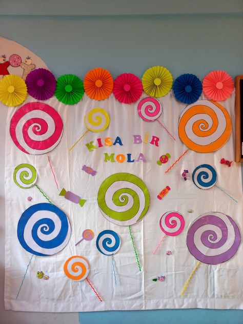 Animal Crafts Preschool, Fall Classroom Decorations, Simple Birthday Decorations, Mothers Day Decor, Candy Land Christmas Decorations Diy, Candy Theme, Art And Craft Videos, Diy Gifts For Boyfriend, Birthday Diy