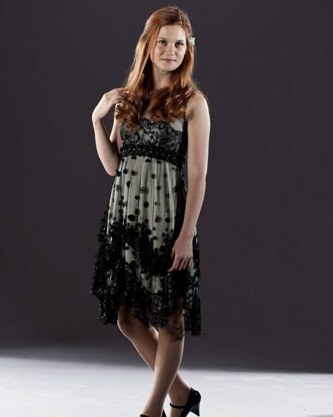 Harry Potter - Ginny - dress for brother's wedding, wearing Jenny Packham Fall 2008 Embelished Dress thanks coolspotters Ginny Weasley, A Dress, A Black, Harry Potter, White, Black