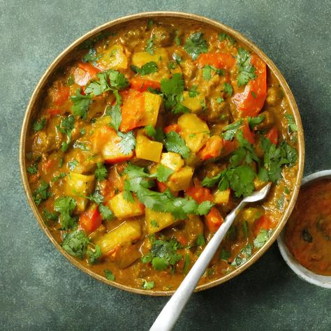 Vegetable Curry Recipes Indian, Easy Vegetable Curry, Mixed Vegetable Curry, Vegetable Curry Recipe, Royal Food, Vegetable Curry Recipes, Salmon Vegetables, Sea And Mountains, Veg Curry