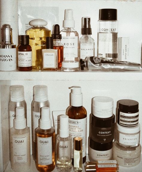 Shelfie Skincare, Skincare Cabinet, Skincare Shelfie, Beauty Shelf, Skin Care Routine For 20s, Facial Skin Care Routine, Skin Products, Skin Care Remedies, Beauty Lover