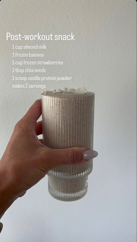 Post Run Smoothie, Vanilla Protein Powder Smoothie, Clean Simple Eats, Post Workout Snacks, Healthy Drinks Smoothies, Healthy Food Motivation, Healthy Drinks Recipes, Vanilla Protein Powder, Fruit Smoothie Recipes