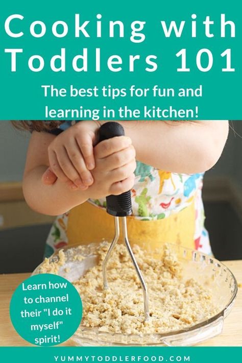 Learn how to channel their "I do it myself!" spirit into fun cooking activities and basic kitchen skills with the best tips for cooking with toddlers. #cookingwithtoddlers #kidsinthekitchen #cookingwithkids #toddlers #preschoolactivities Preschool Cooking Activities, Nutrition Preschool, Children Cooking, Montessori Infant, Crockpot Oatmeal, Cooking With Toddlers, Preschool Cooking, Cooking Activities, Toddler Snack