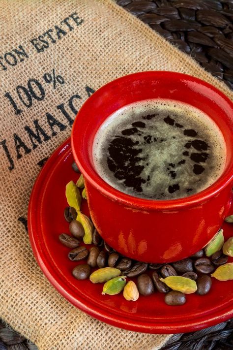 Jamaican Coffee, Jamaican Blue Mountain Coffee, Coffee Around The World, Blue Mountain Coffee, Cafe Culture, Coffee Review, Mountain Coffee, Dark Rum, Coffee Coffee