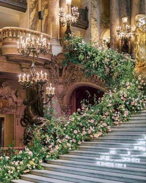 Paris Wedding Venue, Opera Garnier Paris, Opera Garnier, Urban Wedding Venue, The Tudors, Wedding Money, Stair Decor, Paris Wedding, Space Wedding