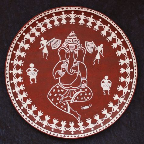 Warli Art On Plate, Varli Painting Art On Wall, Verli Art, Varli Painting Art, Mahabharata Characters, Sora Painting, Indian Artforms, Rajasthan Painting, Rangoli Competition