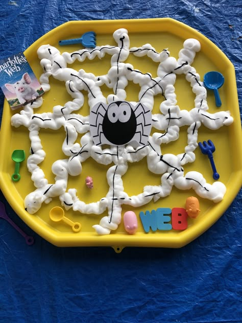 Minibeasts Eyfs Tuff Tray, Halloween Messy Play Toddlers, Autumn Tuff Trays For Toddlers, Incy Wincy Spider Tuff Tray, Insects Tuff Tray Ideas, Insect Activities For Babies, Insect Messy Play, Spider Tuff Tray Ideas, Autumn Tuff Tray Ideas Preschool