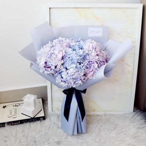 𝐃𝐄𝐀𝐑 𝐉 𝐛𝐲 𝐉𝐚𝐧𝐞 | KL Florist on Instagram: “Double hydrangea bouquet💜 #dearjflower #klflowerdelivery #giftideas #pastelflowers #klflorist #floristkl #flowergram” Pink Hydrangea Bouquet, Hydrangeas Bouquet, Ftd Flowers, Hydrangea Bouquet, Fresh Flower Bouquets, Boquette Flowers, Flowers Bouquet Gift, Pink Hydrangea, Bouquet Arrangements