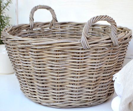 Laundry items baskets wicker homewares Wicker Washing Basket, Porche Vintage, Wicker Laundry Hamper, Basket Picnic, Basket Makeover, Cane Baskets, Home Decor Men, Notice Boards, Interior Decoration Accessories