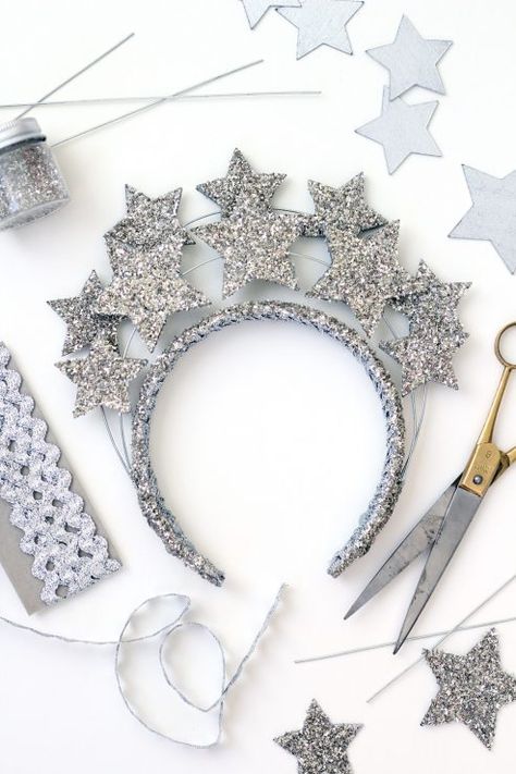 Star Crown, Star Costume, Diy Crown, Tea Party Hats, Nye Party, New Year's Crafts, New Years Eve Decorations, Glitter Stars, New Year’s Eve