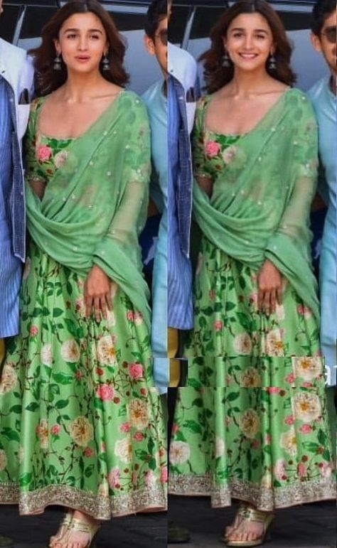 Alia Bhatt Anarkali, Alia Bhatt Style, Floral Anarkali Dresses, Lengha Blouse Designs, Floral Suit, Bride Suit, Light Green Dress, Printed Anarkali, Celebrity Casual Outfits