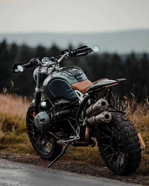 Nine T Bmw, Bmw R Ninet Scrambler, Ninet Scrambler, Custom Bikes Cafe Racers, Moto Scrambler, Tracker Motorcycle, Bike Bmw, Bmw Scrambler, Мотоциклы Cafe Racers