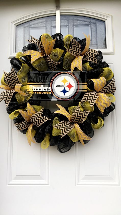 Football Mesh Wreath Diy, Nfl Wreaths Diy Deco Mesh, Steelers Wreath Mesh, Sports Wreaths Diy, Steelers Wreaths, Steelers Wreath Diy, Pittsburgh Steelers Wreath, Football Wreath Diy, Nfl Wreaths