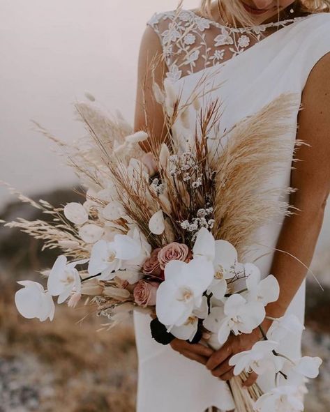 Tulum Wedding Dress, Pretty Wedding Bouquet, Fall Wedding Trends, Tropical Bouquet, Rime Arodaky, Boho Wedding Bouquet, Bouquet Inspiration, Grass Wedding, Santorini Wedding