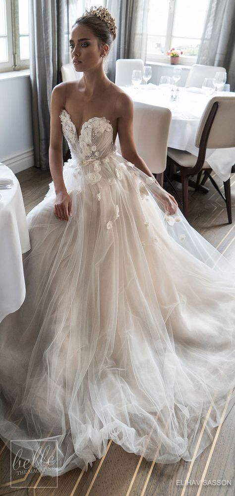 Princess Ball Gown Wedding Dress - Elihav Sasson #Wedding #Dresses #Gowns #WeddingDress #WeddingGown #Casamento #VestidoDeNoiva Elihav Sasson, Princess Ball Gowns Wedding Dress, Wedding Dresses Blush, Pnina Tornai, Wedding Guest Hairstyles, Princess Ball Gowns, Wedding Dresses Strapless, Mod Wedding, Summer Wedding Dress