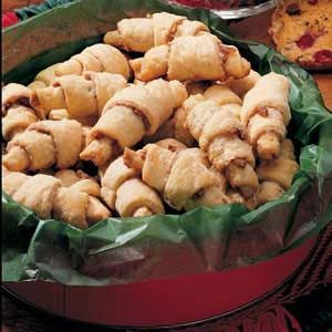 Butterhorns Recipe, Butter Horns, Swiss Christmas, Swiss Cuisine, Swiss Recipes, Christmas Bread, Betty Crocker, Christmas Baking, Food Photo