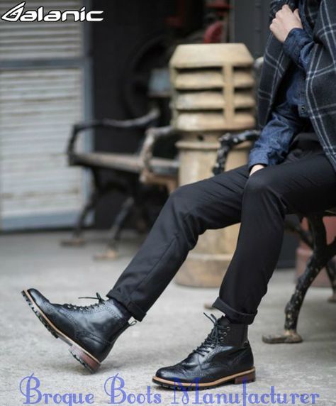 There are about tens and hundreds of different brogue shoe manufacturers / sellers / brands that speak about specializing in these shoes Wingtip Boots, Wingtip Shoes, Brogue Boots, Boating Outfit, Sharp Dressed Man, Well Dressed, Stylish Men, Wearing Black, Mens Fashion Casual