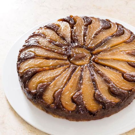 Pear-Walnut Upside-Down Cake | Cook's Illustrated Walnut Upside Down Cake, Tarte Tartin, Pear Upside Down Cake, Cookie Toppings, America's Test Kitchen Recipes, Walnut Cake, America's Test Kitchen, Cooks Illustrated, Fool Proof Recipes