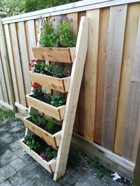 Ladder Planter Diy, Raised Planter Boxes Plans, Vertical Planter Box, Garden Box Plans, Pyramid Planter, Ladder Planter, Garden Ladder, Potato Planters, Herb Garden Pallet