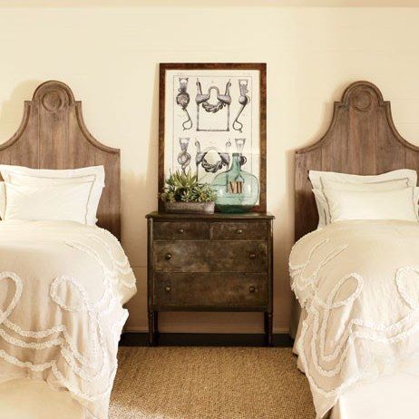 Those headboards, oh my!! Guest Room: Architectural Digest Twin Beds Guest Room, Guest Bedroom Inspiration, Murphy Bed Ikea, Suzanne Kasler, Two Twin Beds, Bed Platform, Bunk Bed Designs, Twin Beds, Twin Bedroom