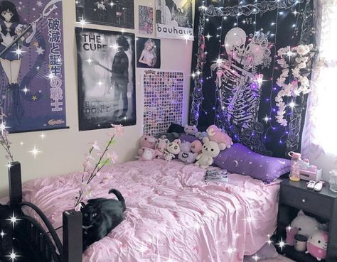 Emo Kawaii Room, Pastel Goth House Decor, Pink Emo Room, Egirl Bedroom, Pastel Goth Bedroom Ideas, Goth Kawaii Room, Pastel Purple Bedroom, Pastel Goth Room Ideas, Pastel Goth Bedroom