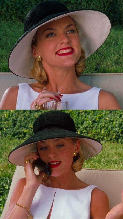 classy, simple summer looks, warm weather fashion, red lip inspo Parents Trap, Meredith Blake, The Parent Trap, Movie Character Costumes, Parent Trap, Costume Store, Lindsay Lohan, Young And Beautiful, Hiking Outfit